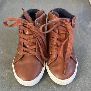 Toddler sneaker/boots